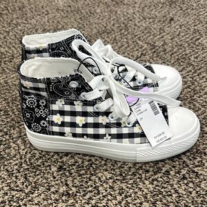 Evsie by Maurices  High-Top platform Sneakers - Black and White